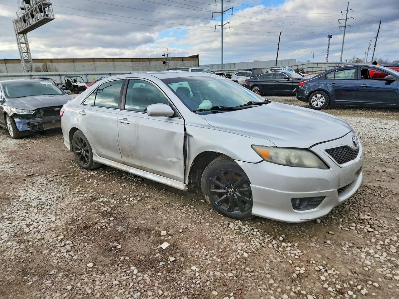 2011 TOYOTA CAMRY SE photo 7