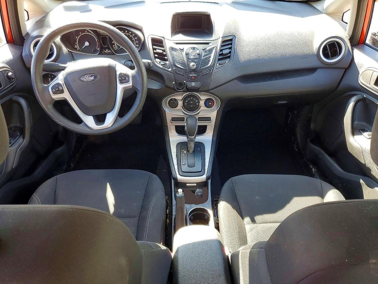 2019 FORD FIESTA SE photo 8