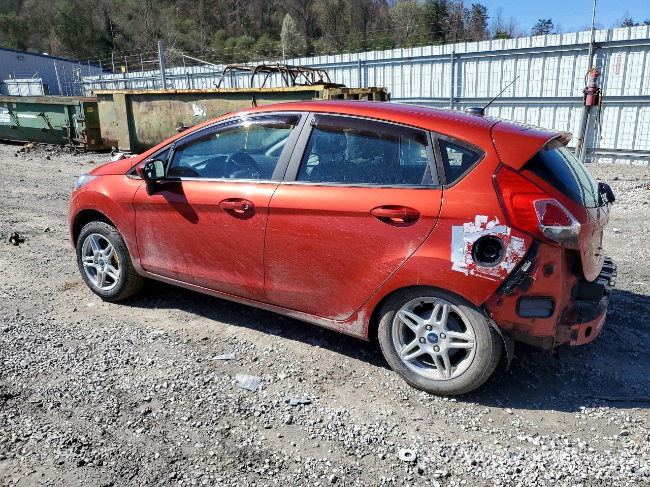 2019 FORD FIESTA SE photo 2