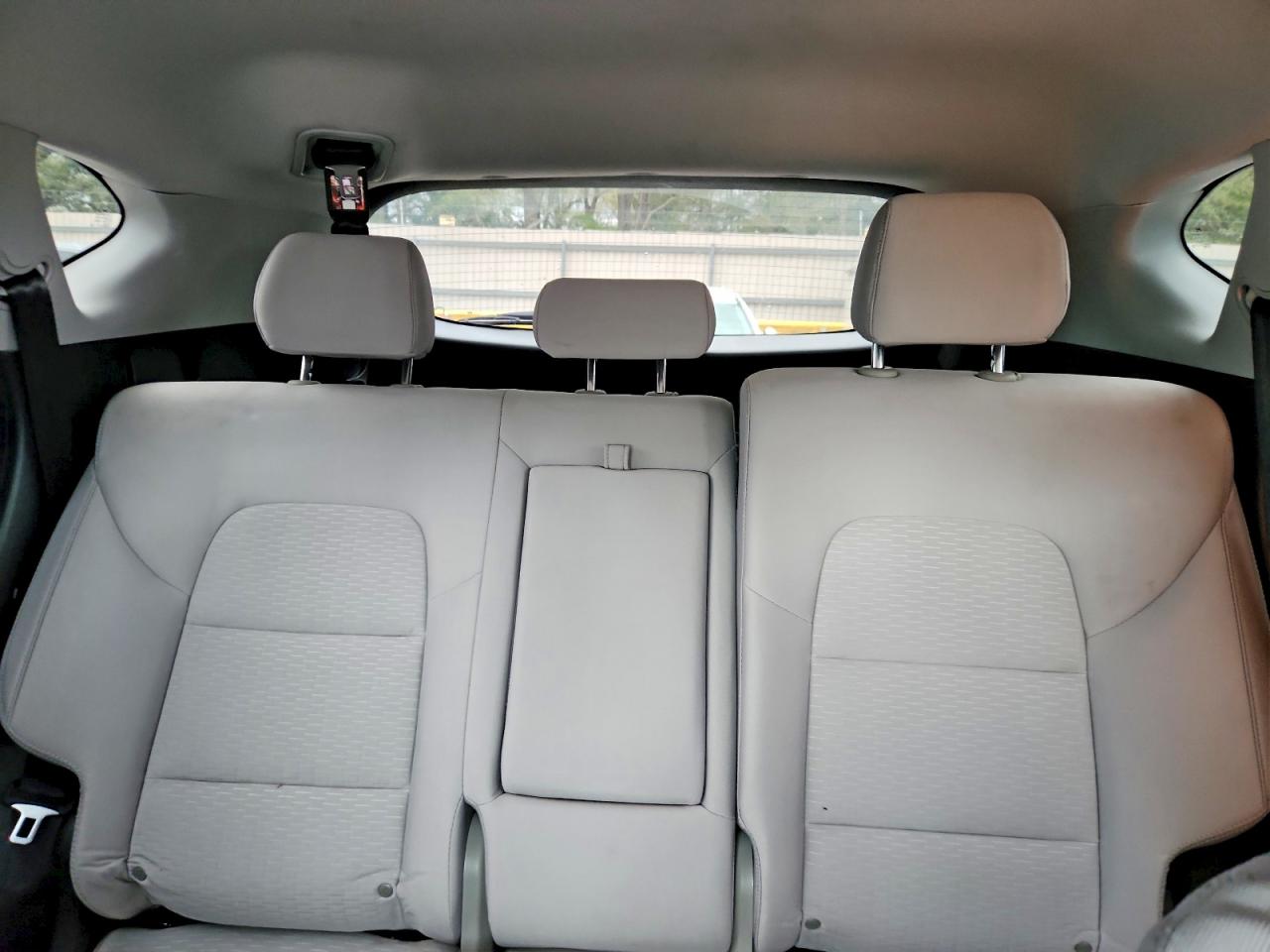 2020 HYUNDAI TUCSON SE photo 19