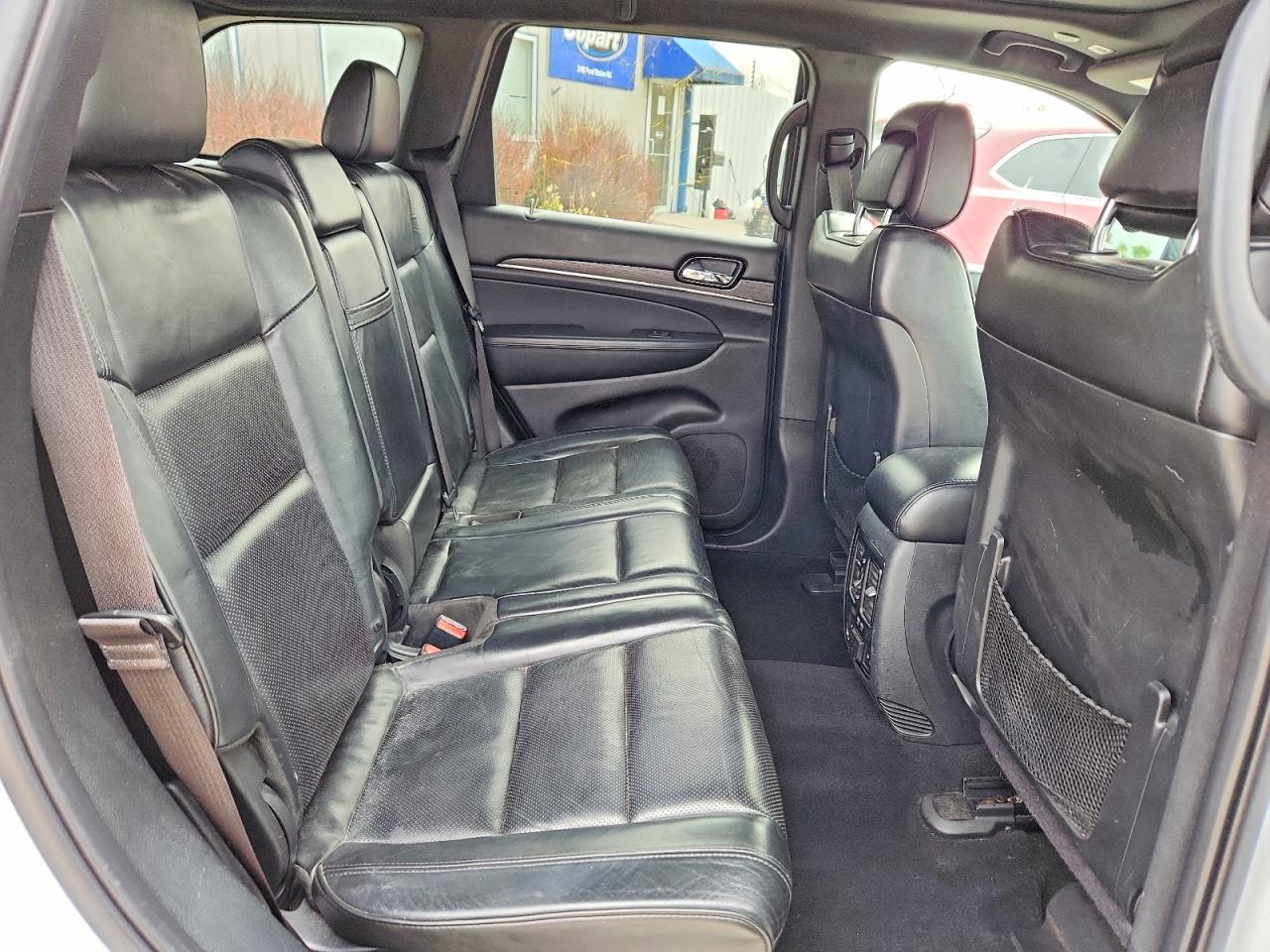 2019 JEEP GRAND CHEROKEE OVERLAND photo 11