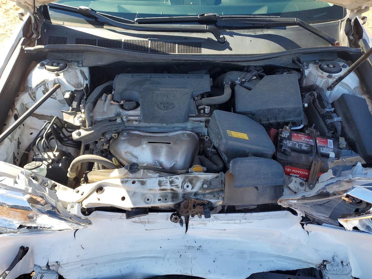2013 TOYOTA CAMRY LE photo 11