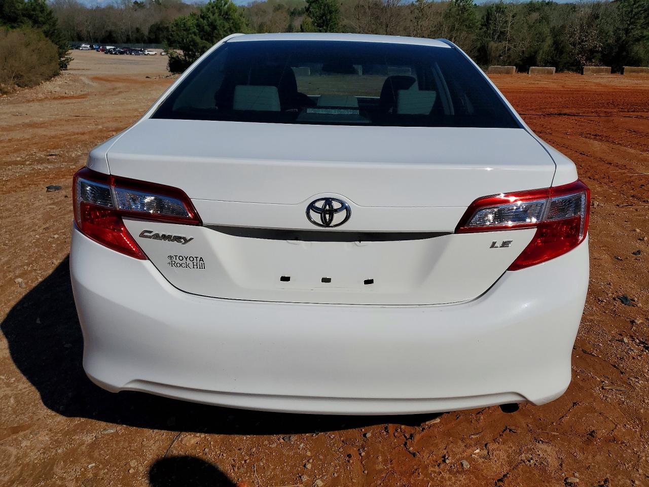 2013 TOYOTA CAMRY LE photo 6