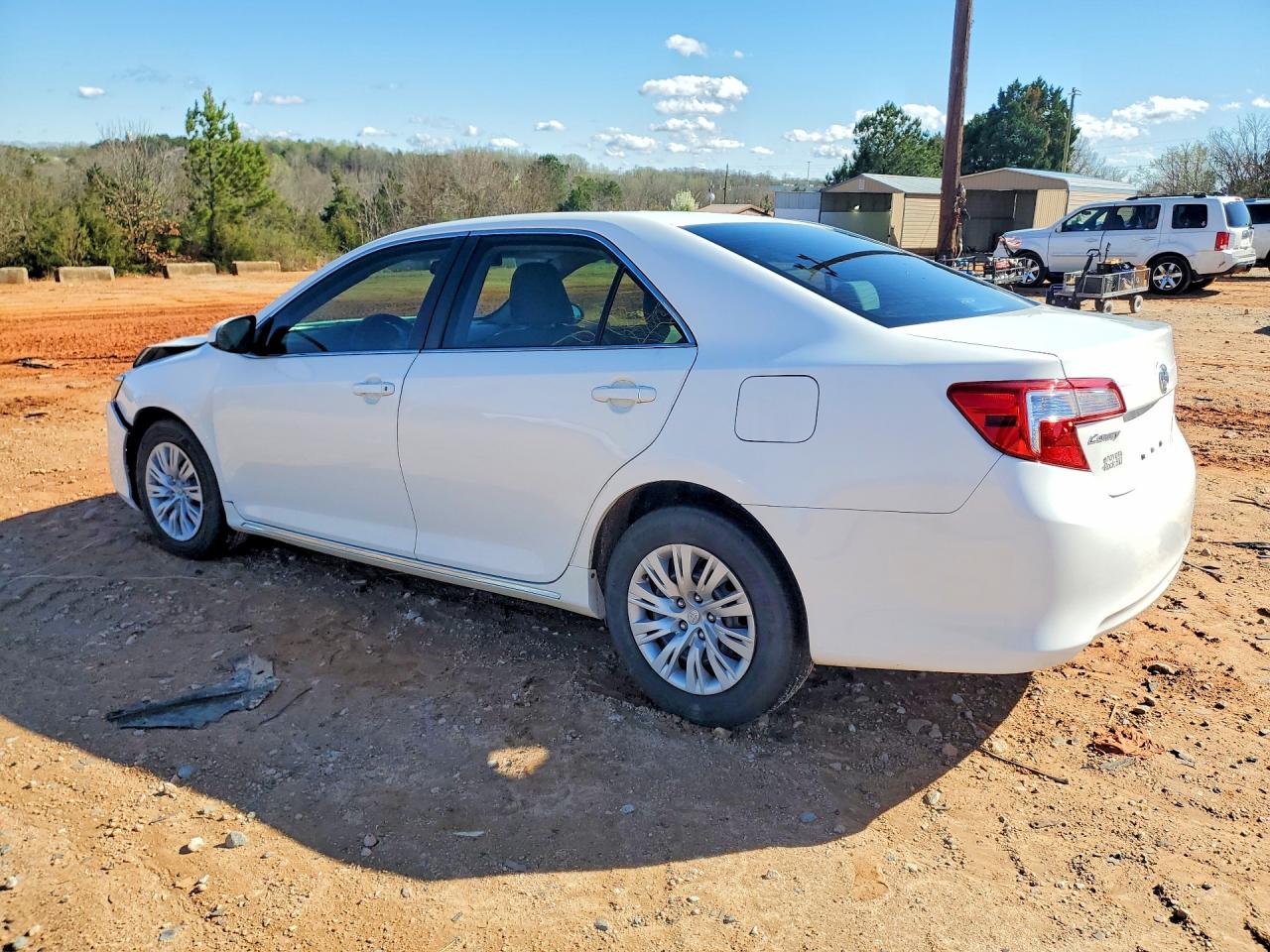 2013 TOYOTA CAMRY LE photo 2
