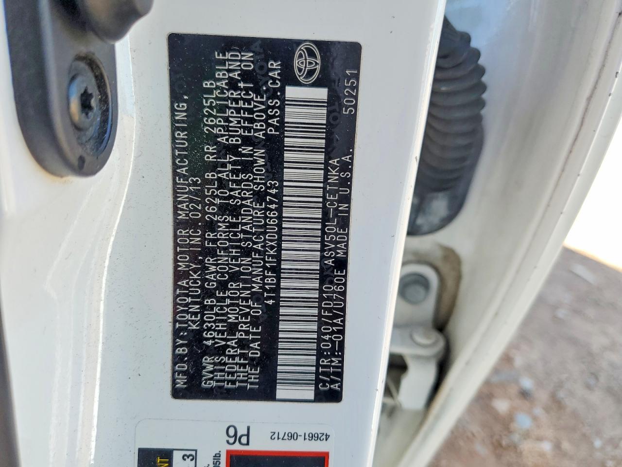 2013 TOYOTA CAMRY LE photo 12
