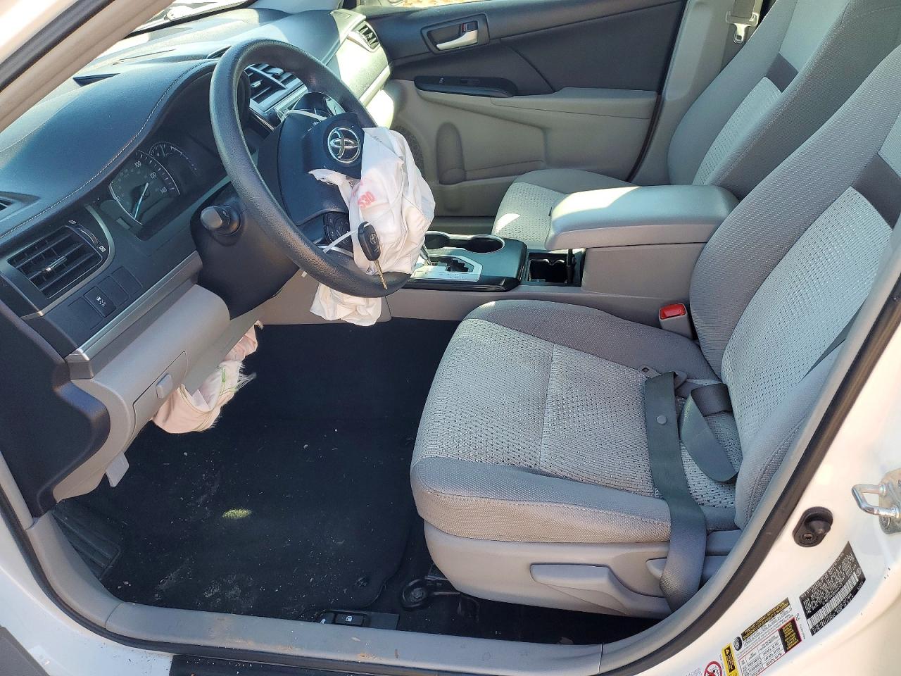 2013 TOYOTA CAMRY LE photo 7
