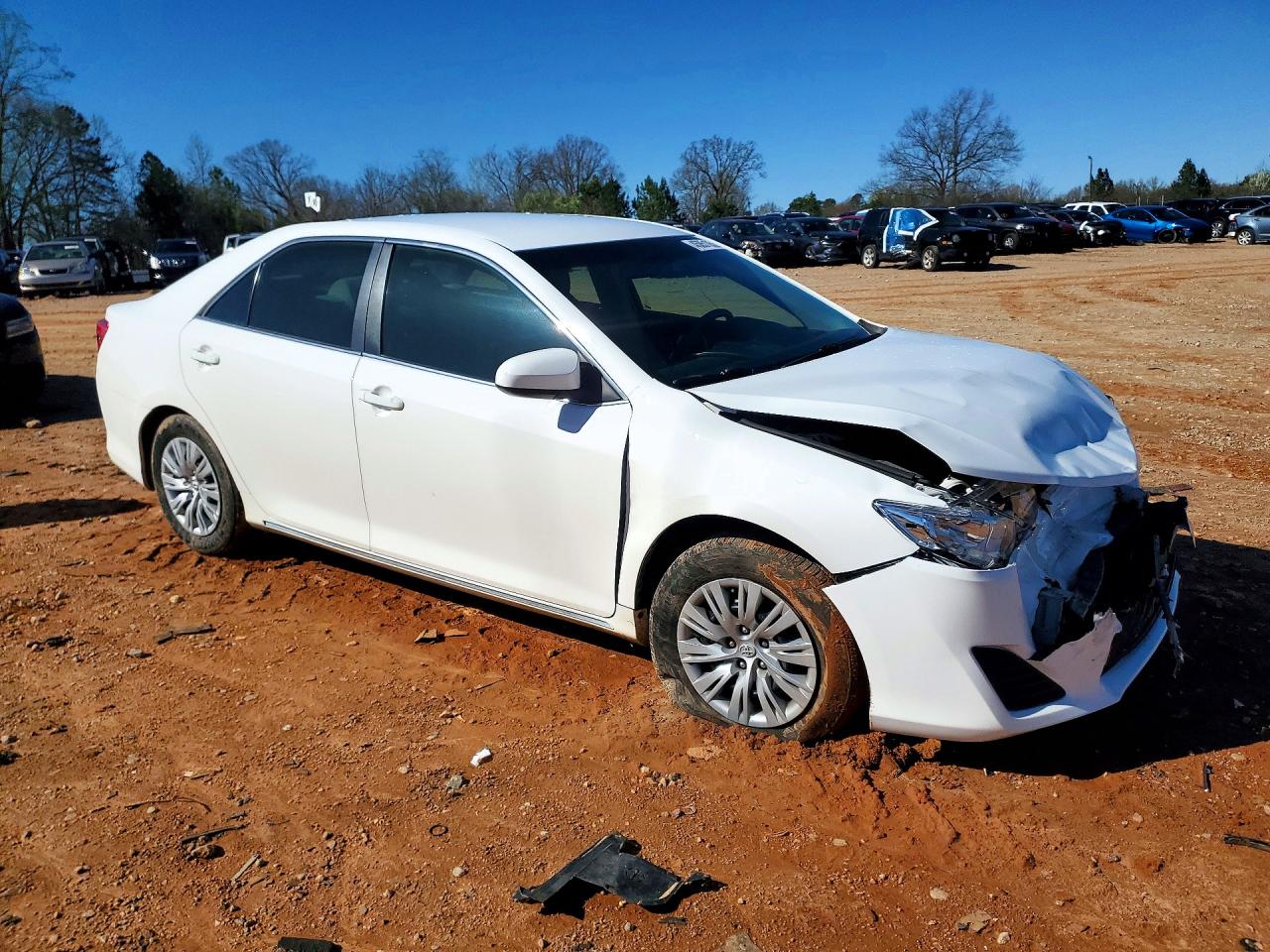 2013 TOYOTA CAMRY LE photo 4
