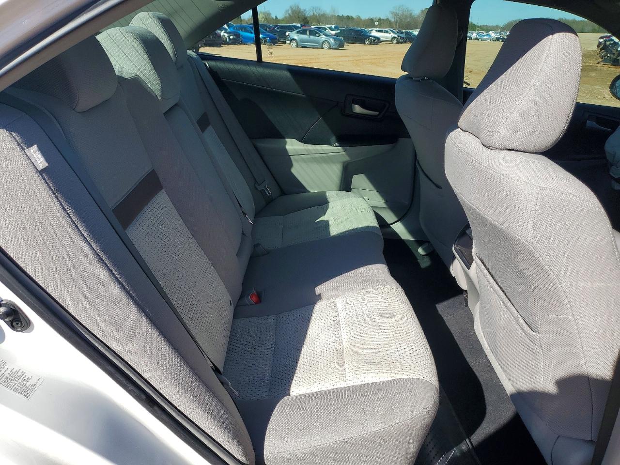 2013 TOYOTA CAMRY LE photo 10