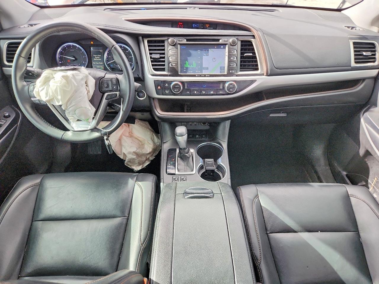 2019 TOYOTA HIGHLANDER XLE photo 8