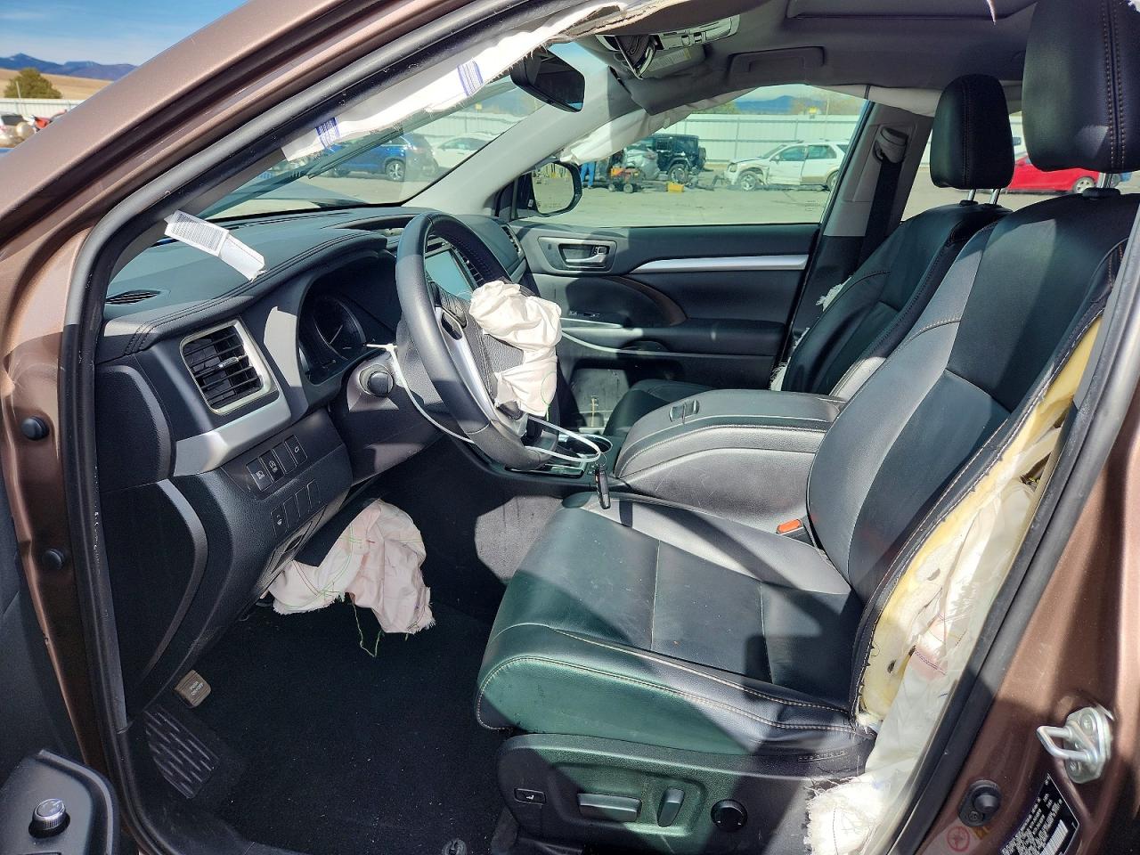 2019 TOYOTA HIGHLANDER XLE photo 7