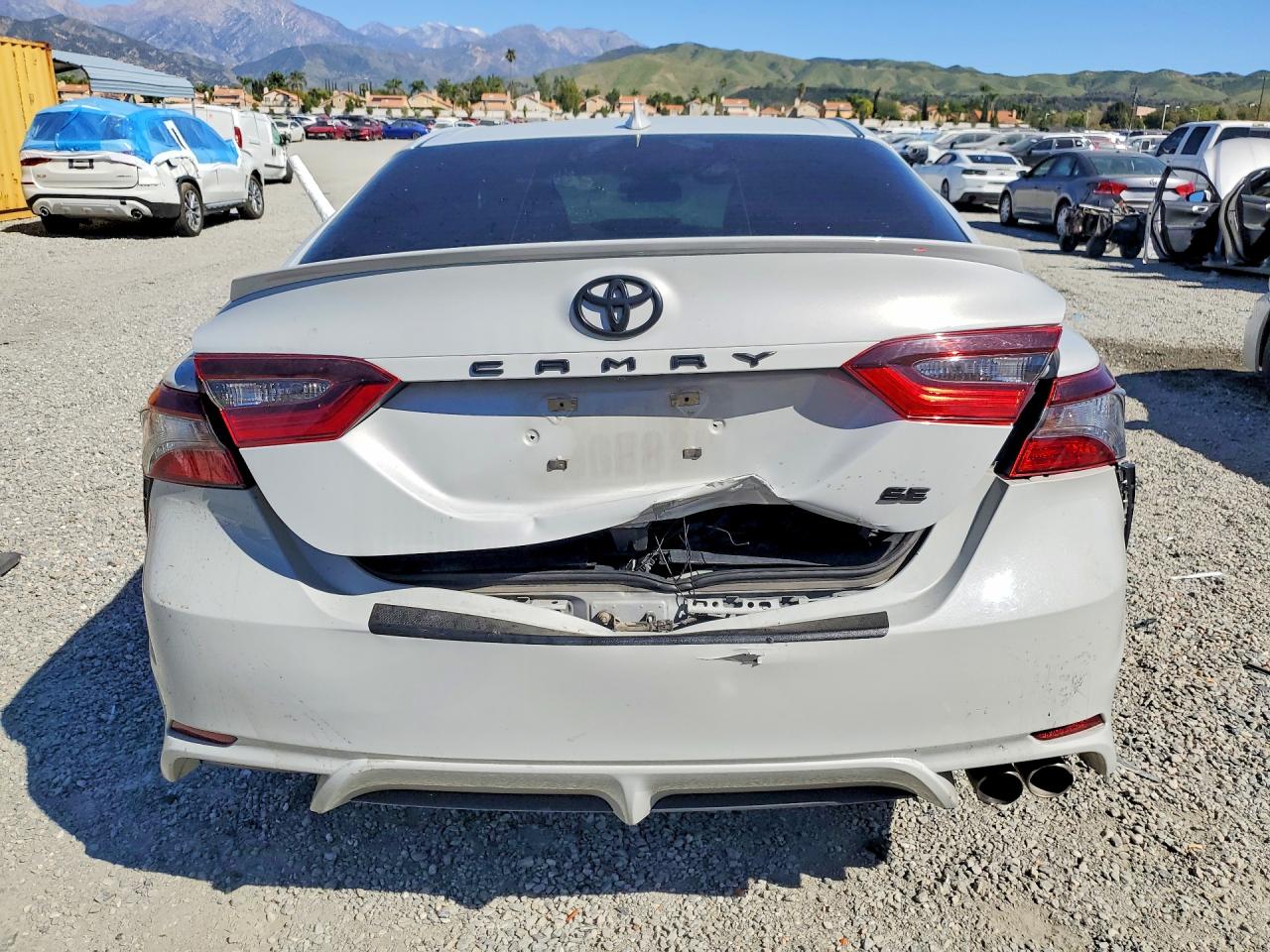 2022 TOYOTA CAMRY SE photo 6