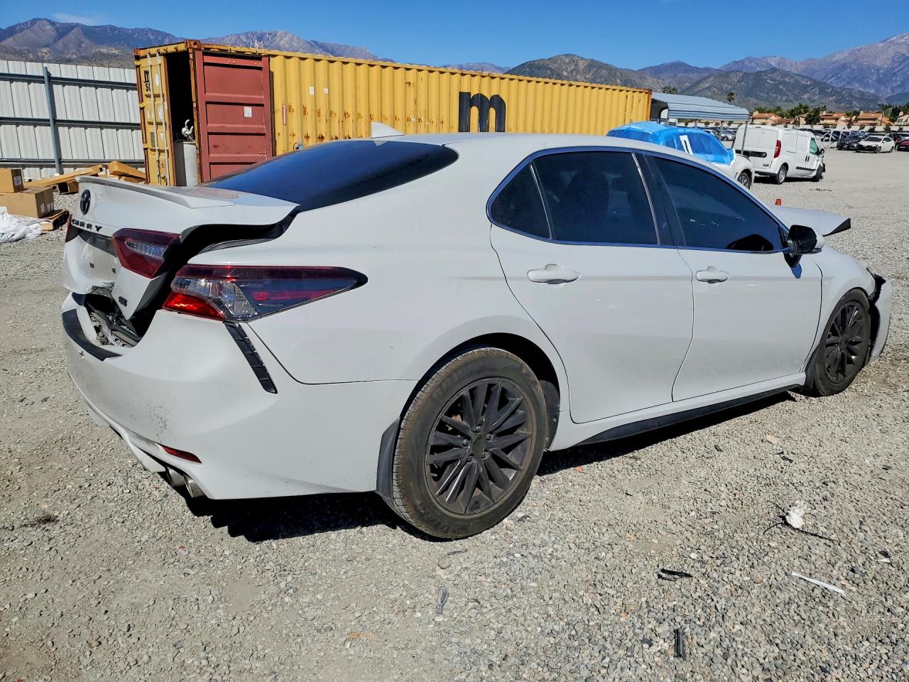 2022 TOYOTA CAMRY SE photo 3
