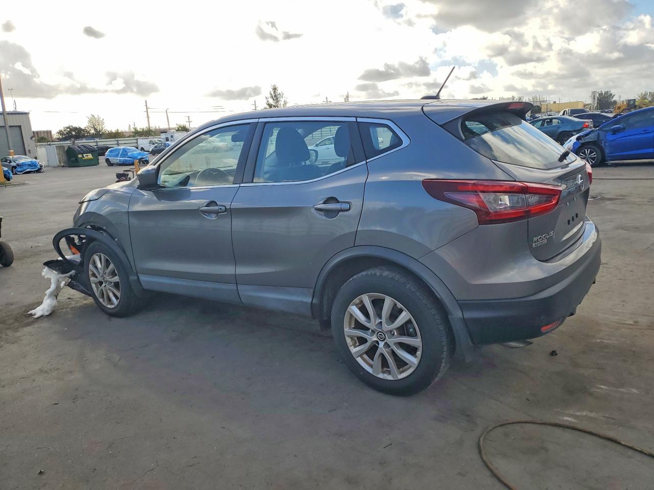 2020 NISSAN ROGUE SPORT S photo 2