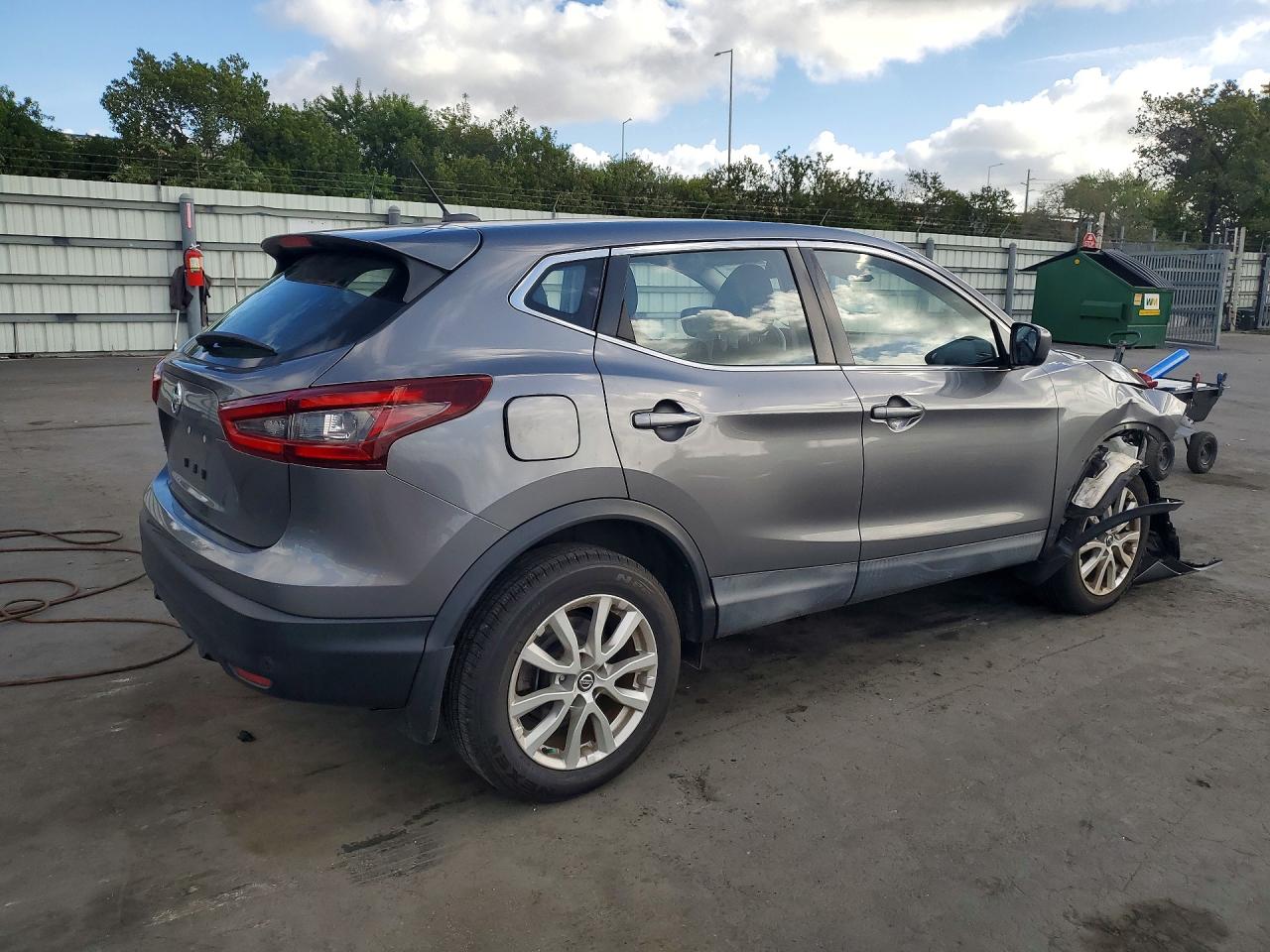 2020 NISSAN ROGUE SPORT S photo 3