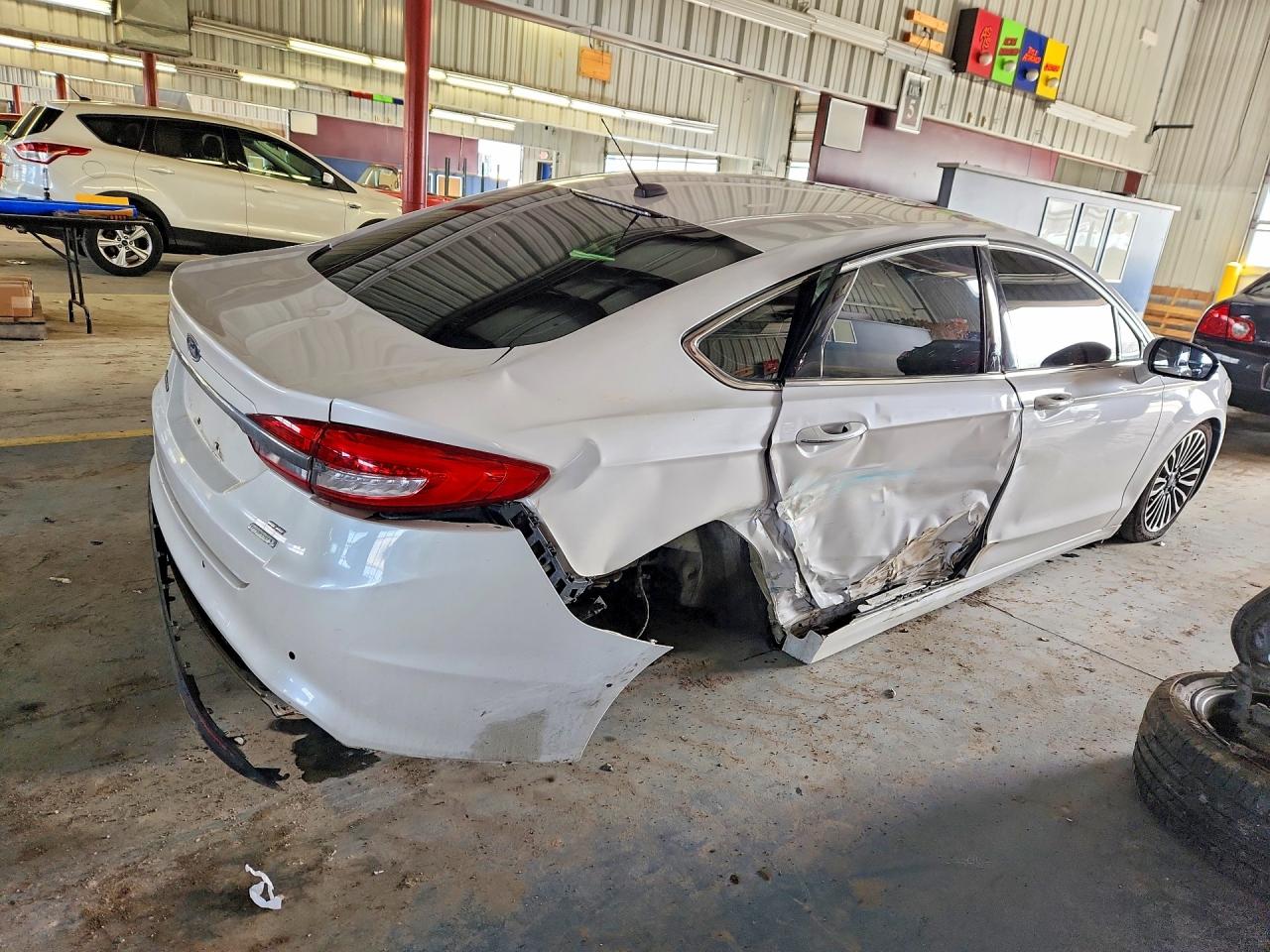 2017 FORD FUSION SE photo 5