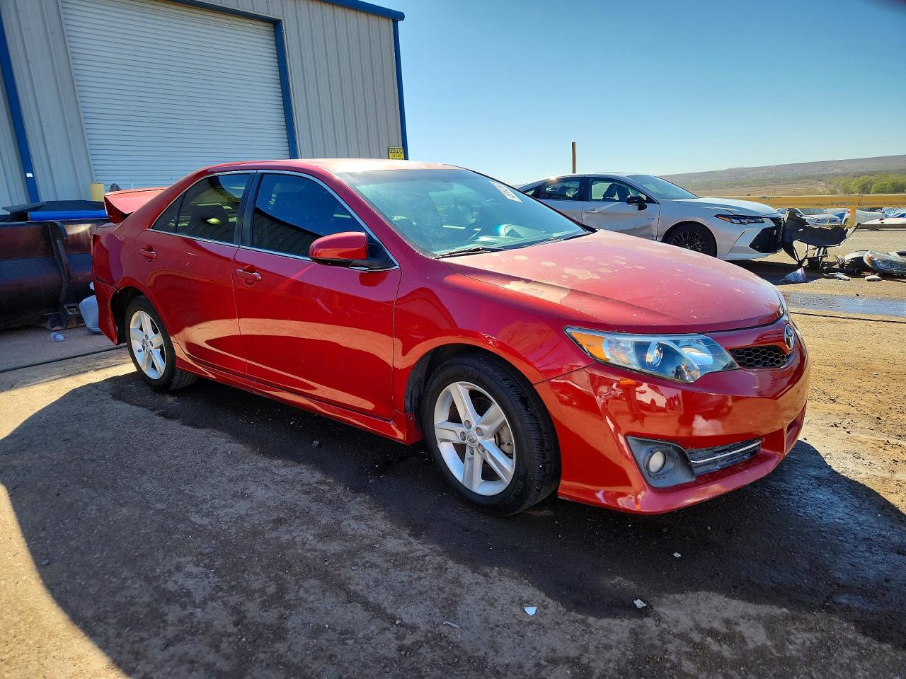 2013 TOYOTA CAMRY SE photo 4