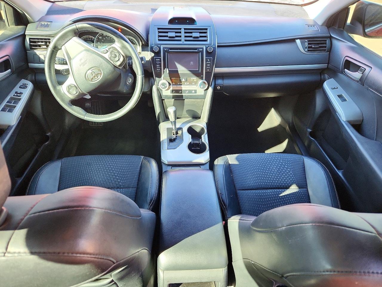 2013 TOYOTA CAMRY SE photo 8