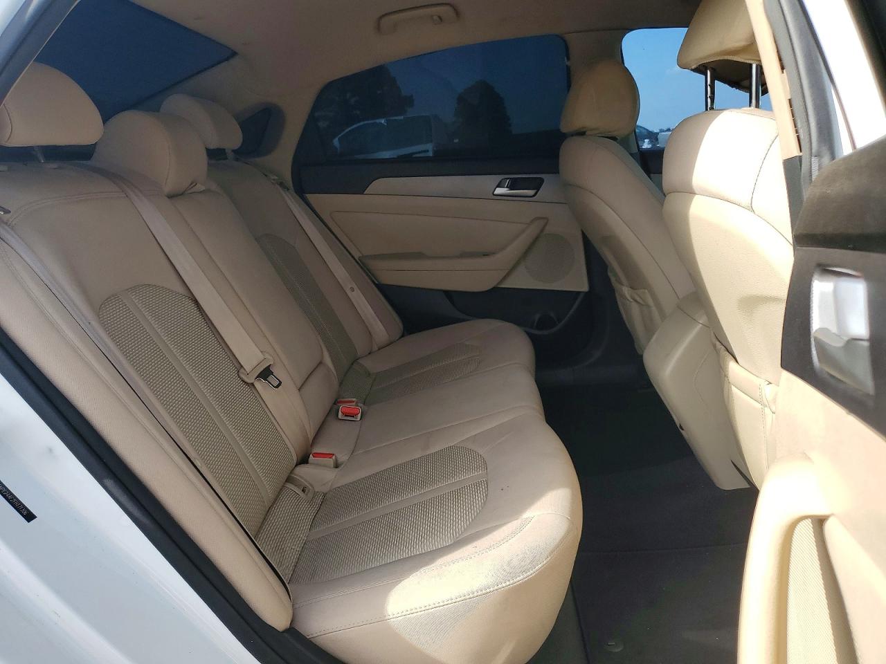 2015 HYUNDAI SONATA SE photo 19