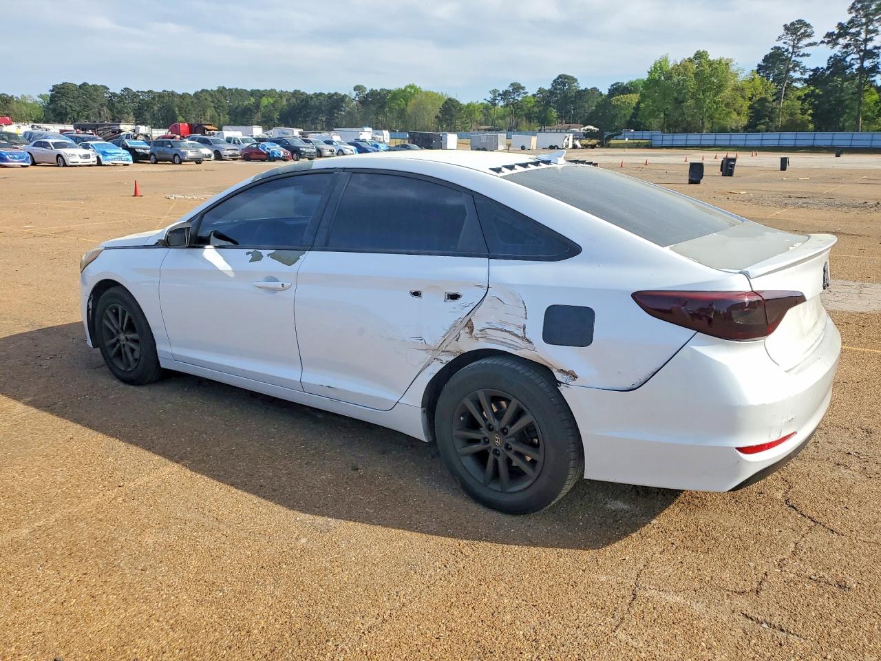 2015 HYUNDAI SONATA SE photo 3