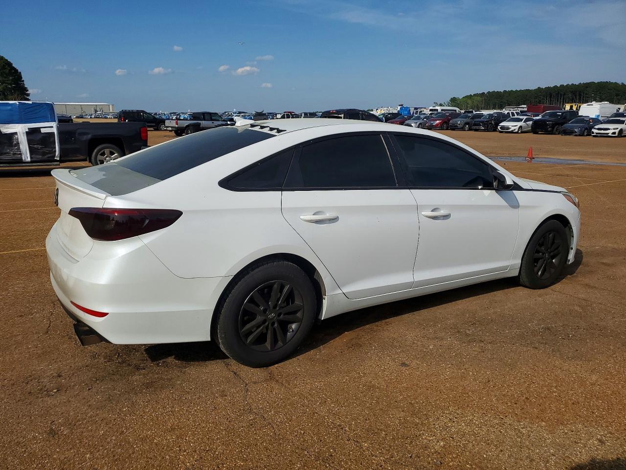2015 HYUNDAI SONATA SE photo 5