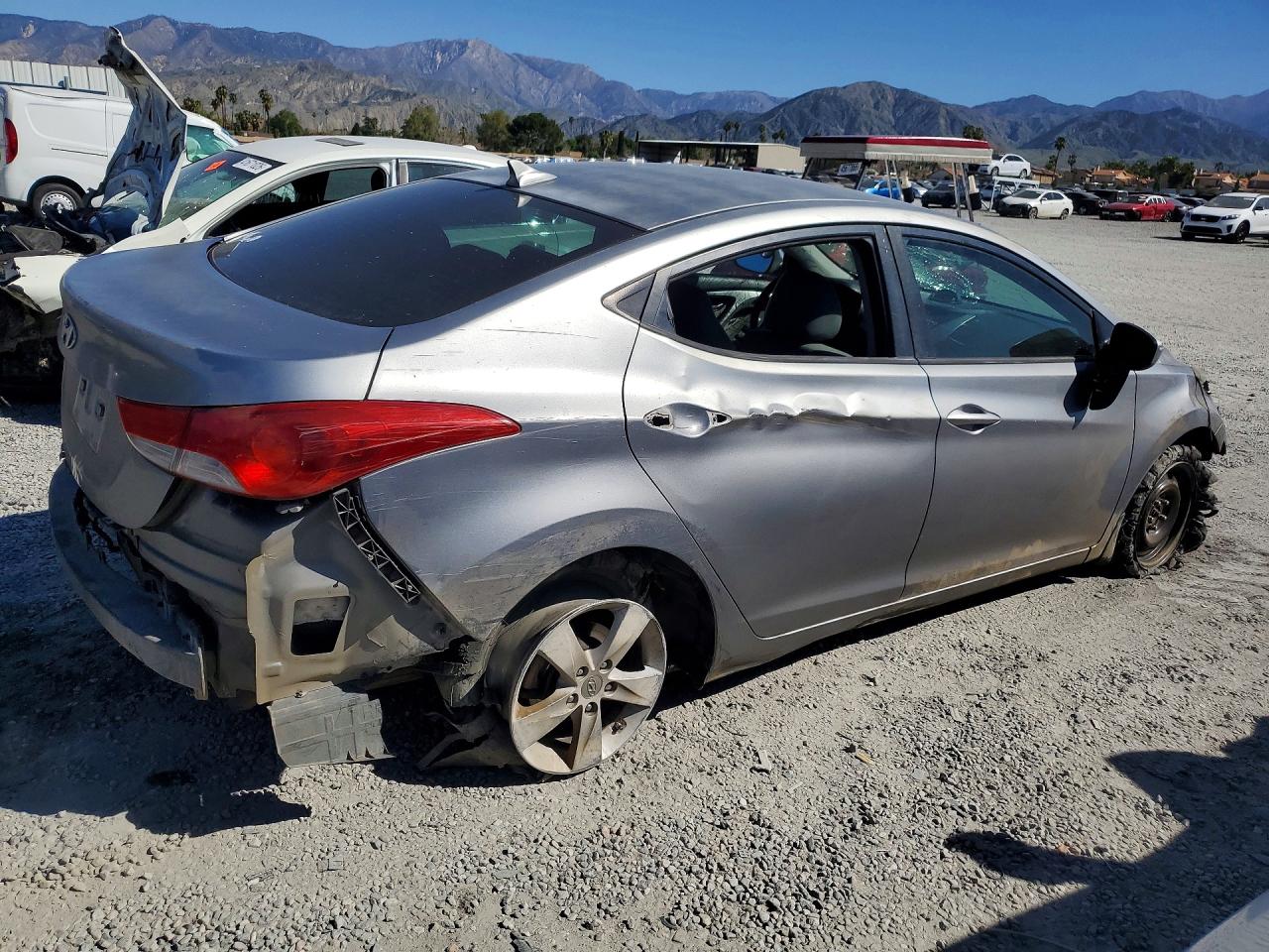 2013 HYUNDAI ELANTRA GLS photo 7