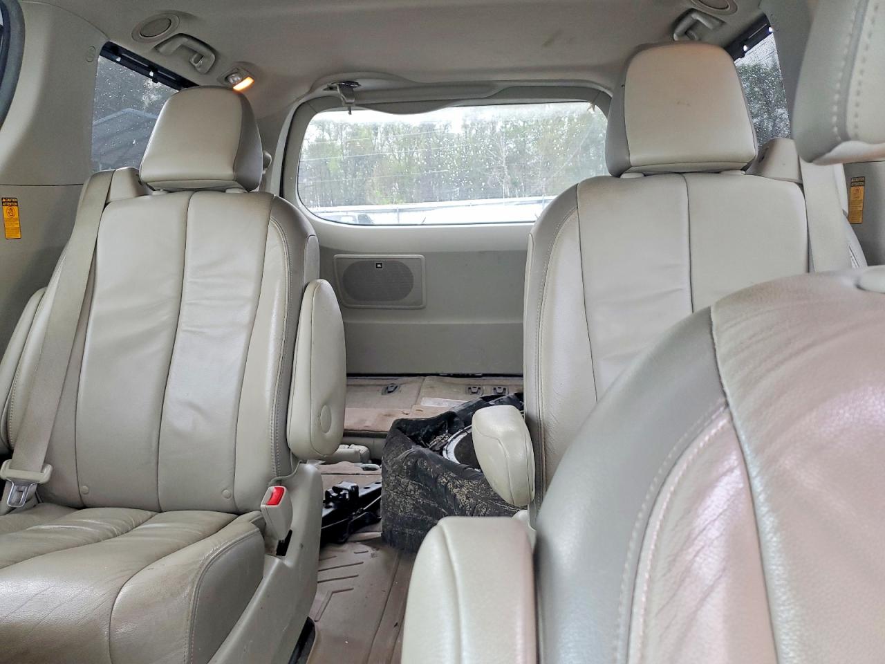 2014 TOYOTA SIENNA LIMITED 7-PASSENGER photo 28