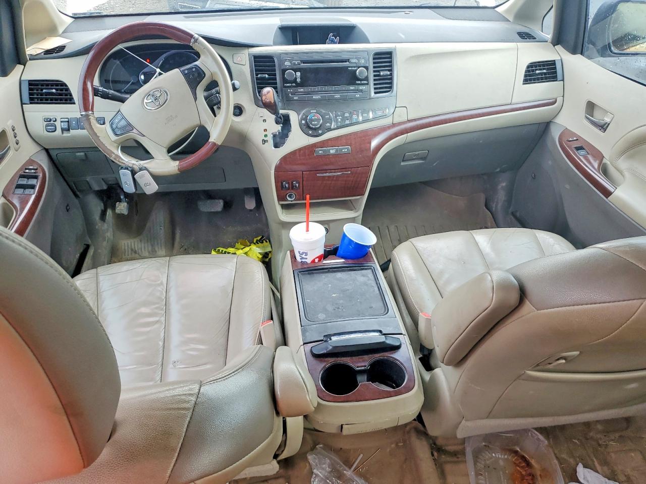 2014 TOYOTA SIENNA LIMITED 7-PASSENGER photo 22