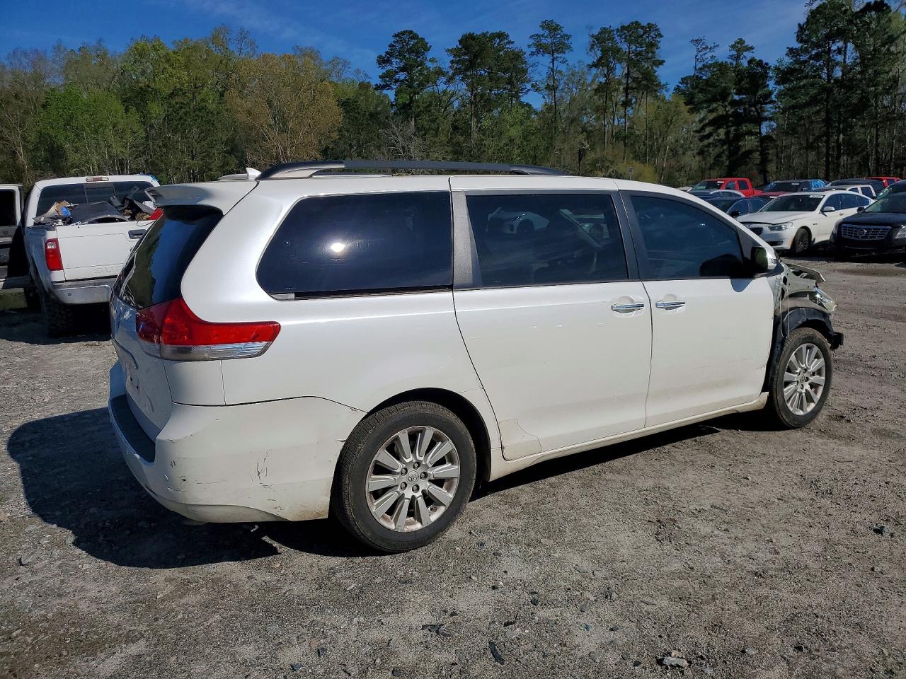 2014 TOYOTA SIENNA LIMITED 7-PASSENGER photo 7