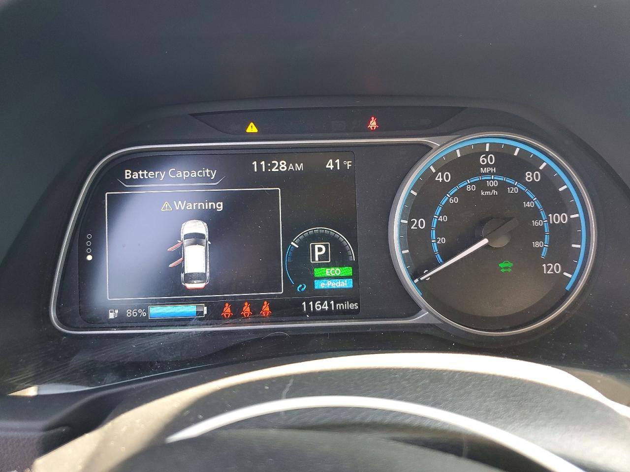 2025 NISSAN LEAF S photo 9