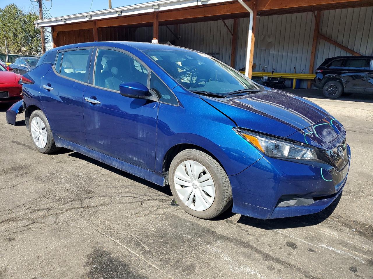 2025 NISSAN LEAF S photo 4