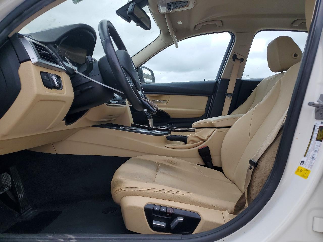 2017 BMW 320 I photo 19