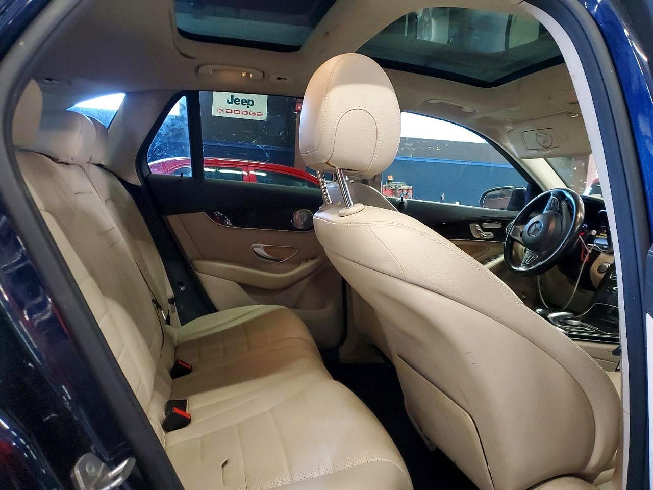 2016 MERCEDES-BENZ GLC 300 4MATIC photo 11
