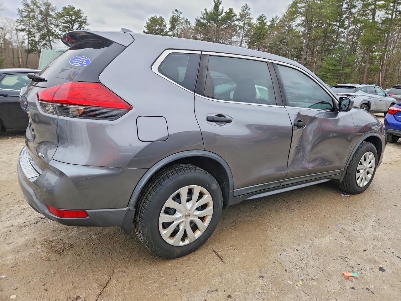2017 NISSAN ROGUE S photo 3