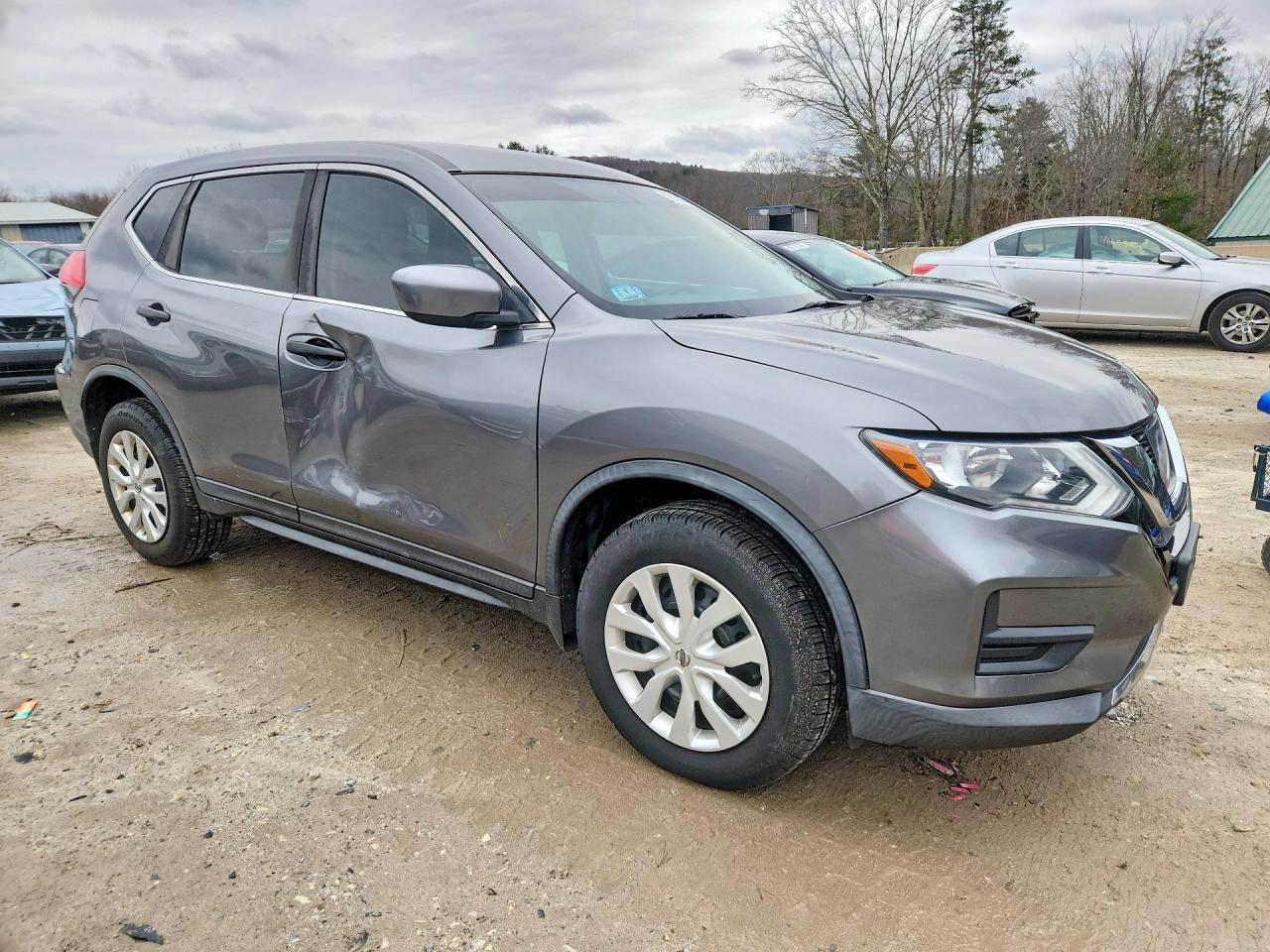 2017 NISSAN ROGUE S photo 4
