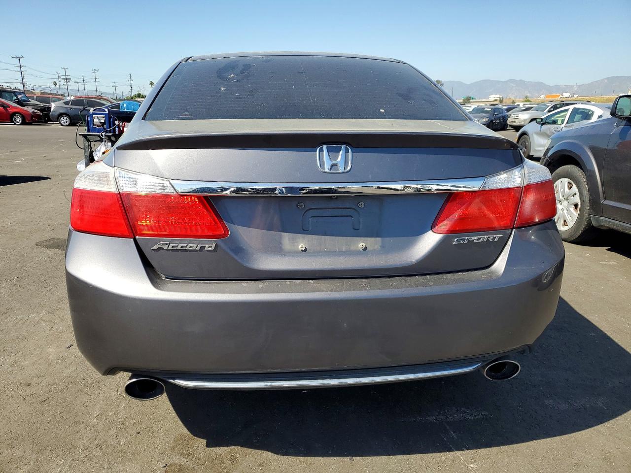2015 HONDA ACCORD photo 6