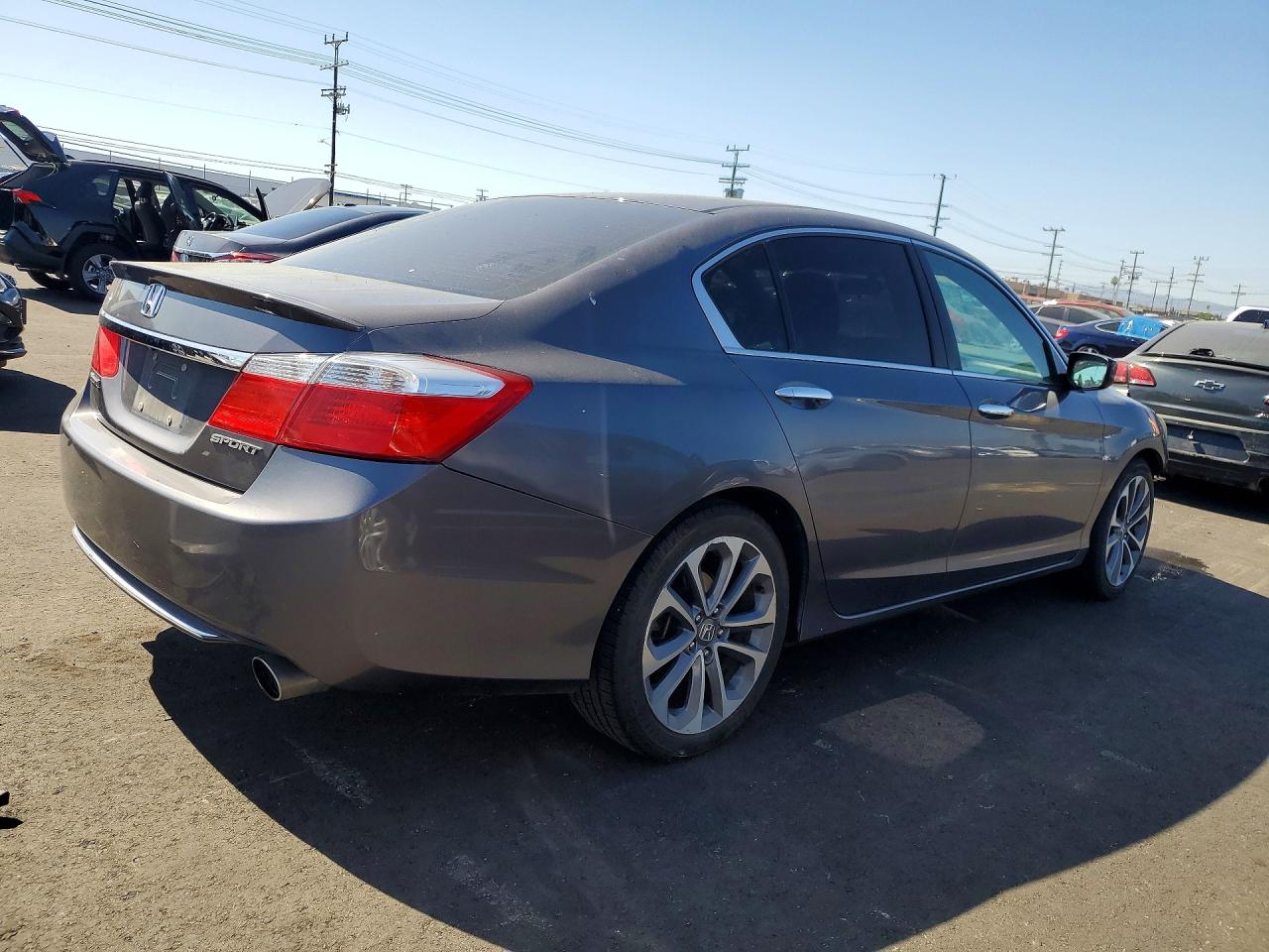 2015 HONDA ACCORD photo 3