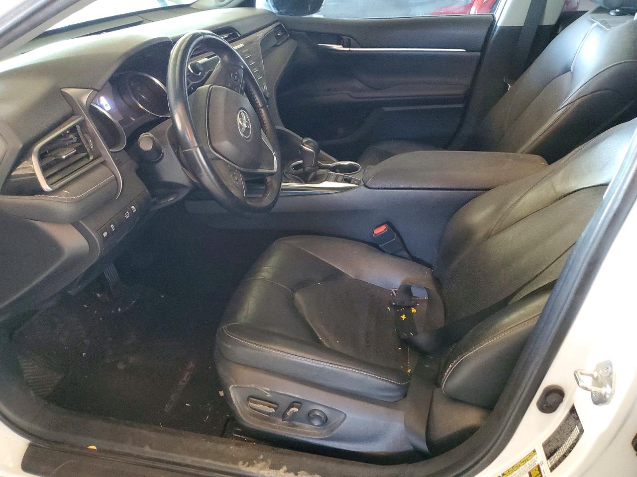 2019 TOYOTA CAMRY XSE photo 13