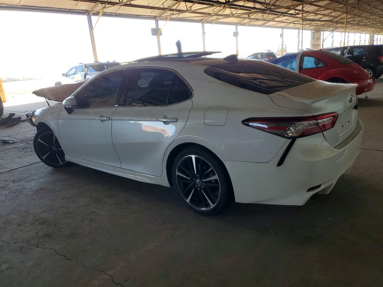 2019 TOYOTA CAMRY XSE photo 3