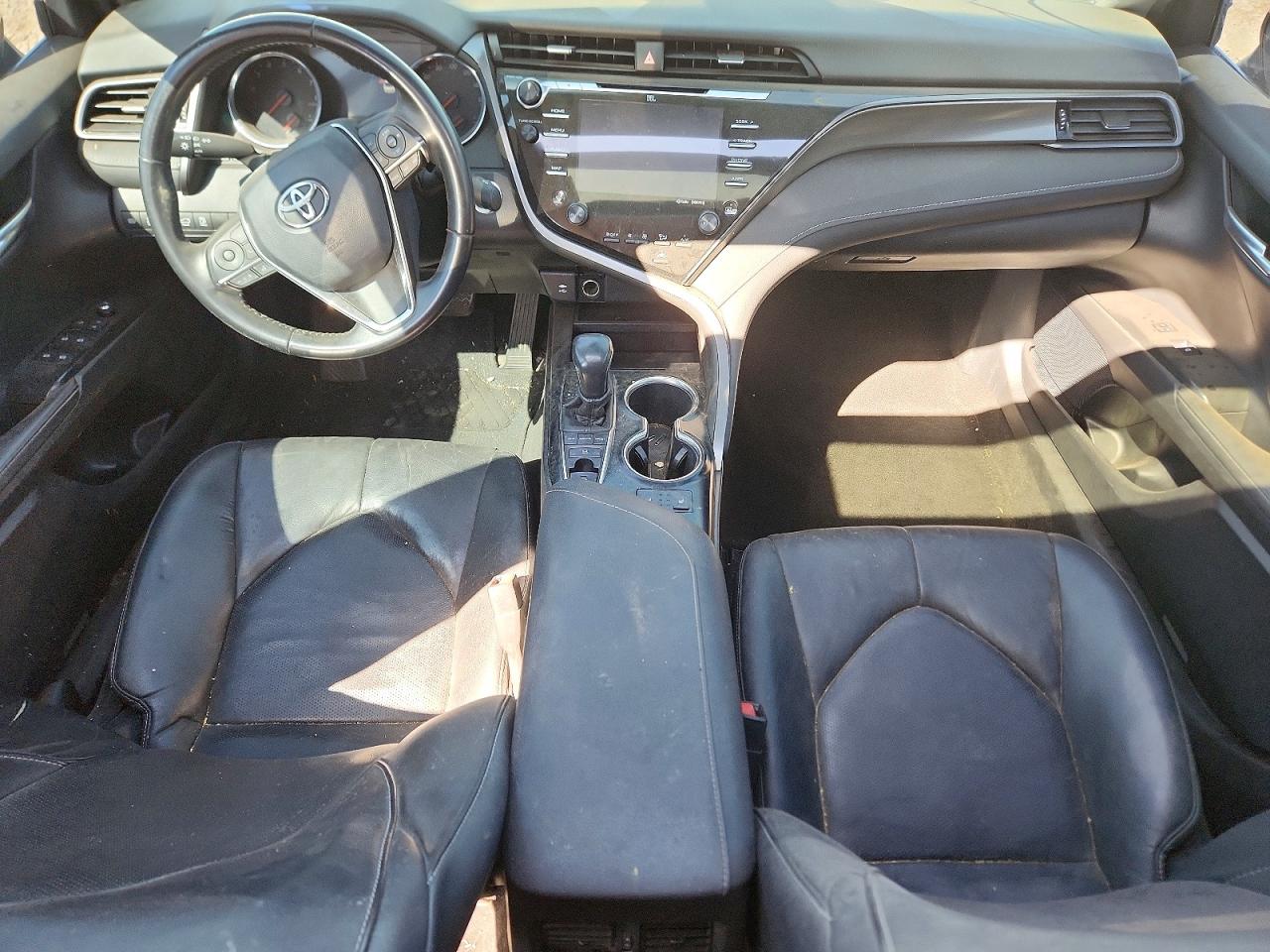 2019 TOYOTA CAMRY XSE photo 15