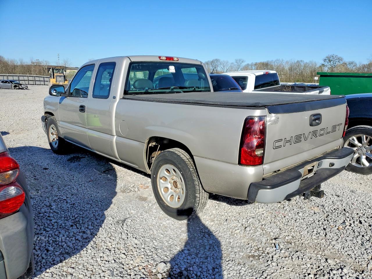 2005 CHEVROLET SILVERADO C1500 photo 2