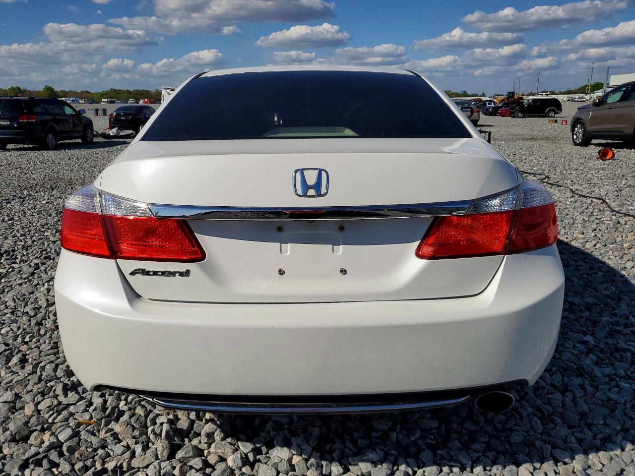 2013 HONDA ACCORD LX photo 6