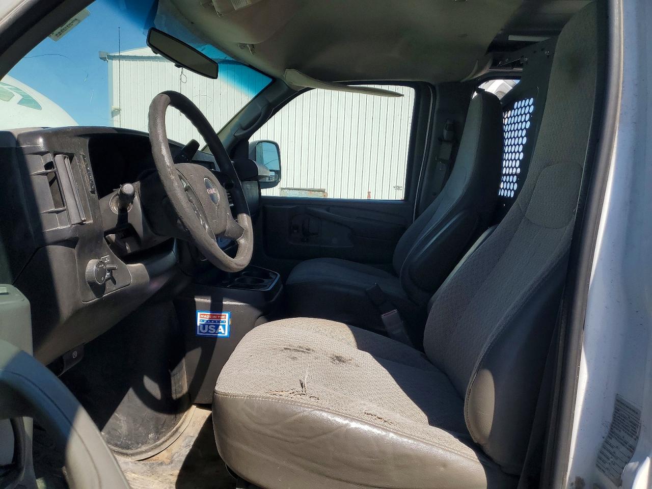 2015 GMC SAVANA G2500 photo 13