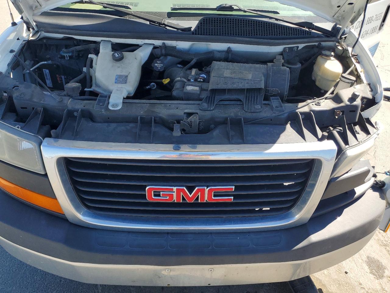 2015 GMC SAVANA G2500 photo 23
