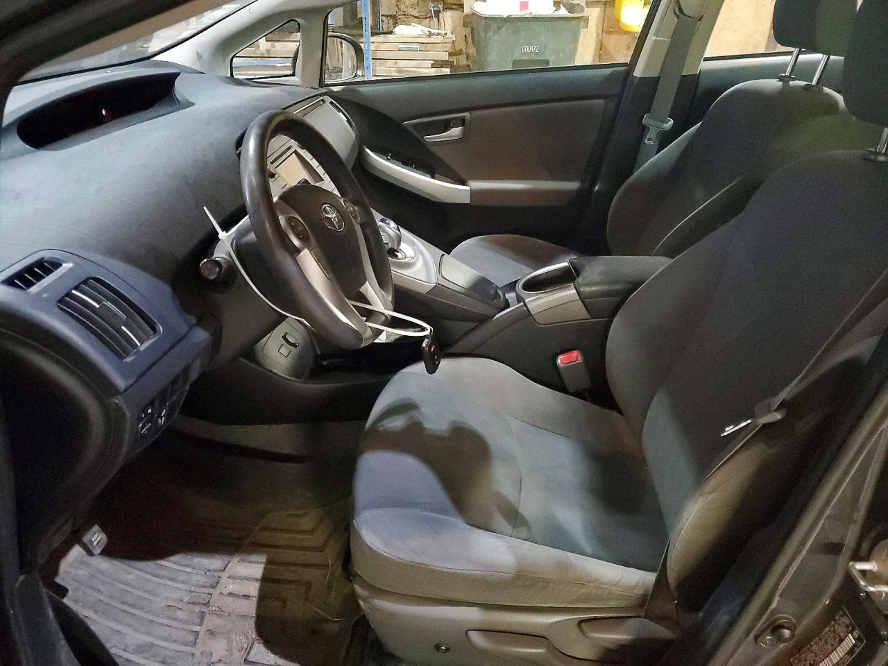 2012 TOYOTA PRIUS TWO photo 19