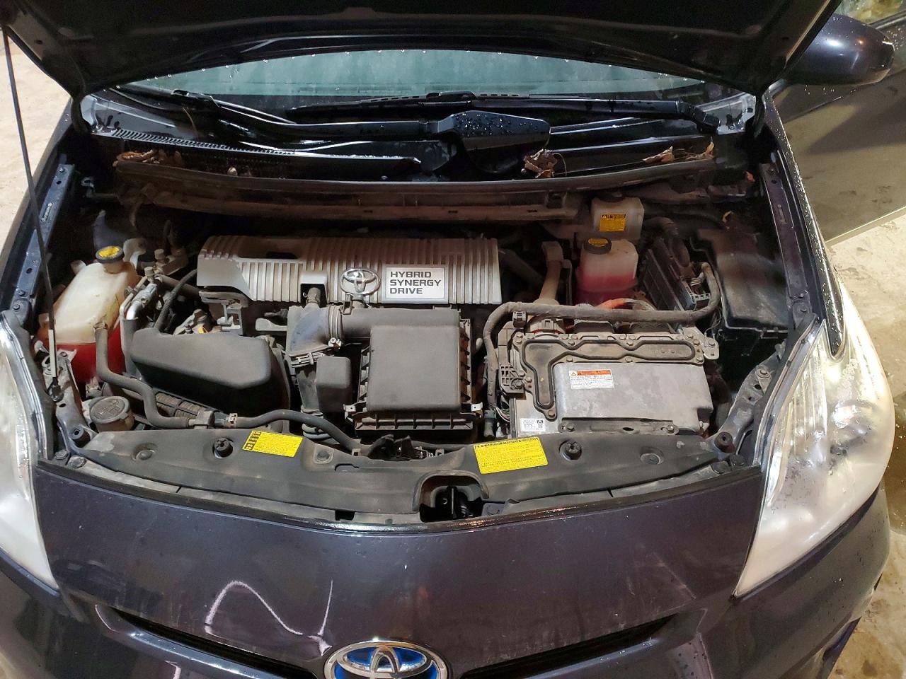 2012 TOYOTA PRIUS TWO photo 31