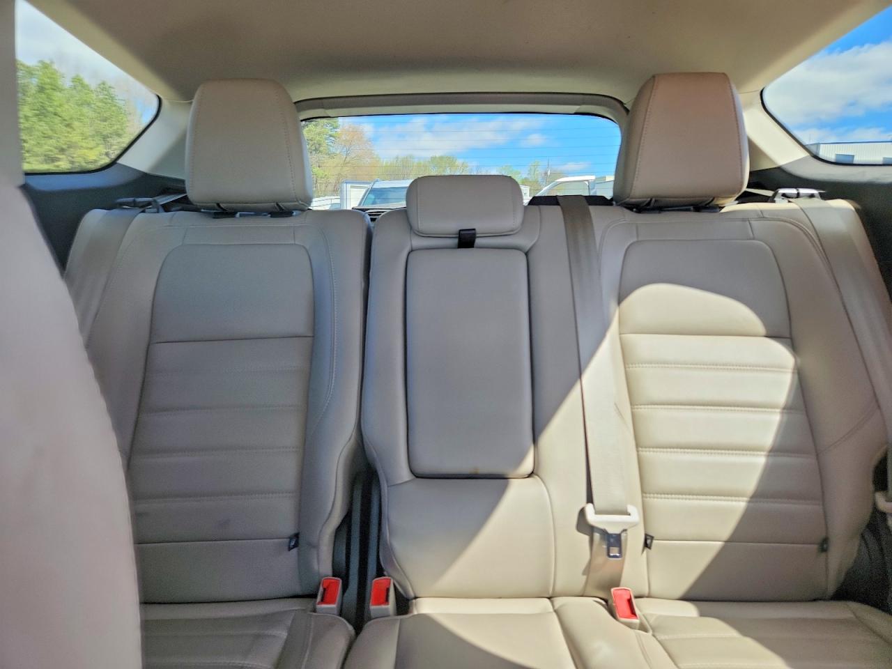 2017 FORD ESCAPE SE photo 19