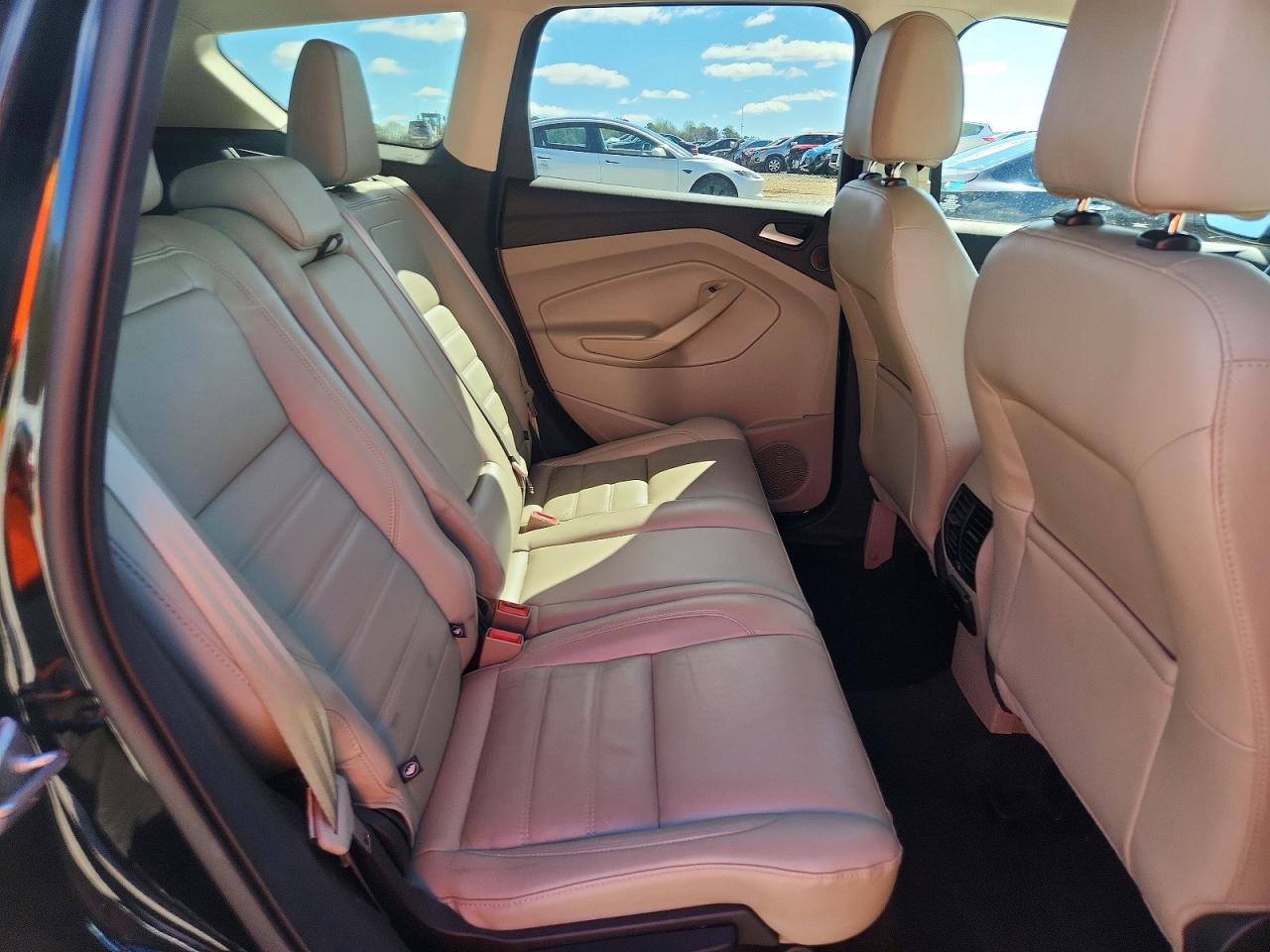 2017 FORD ESCAPE SE photo 21