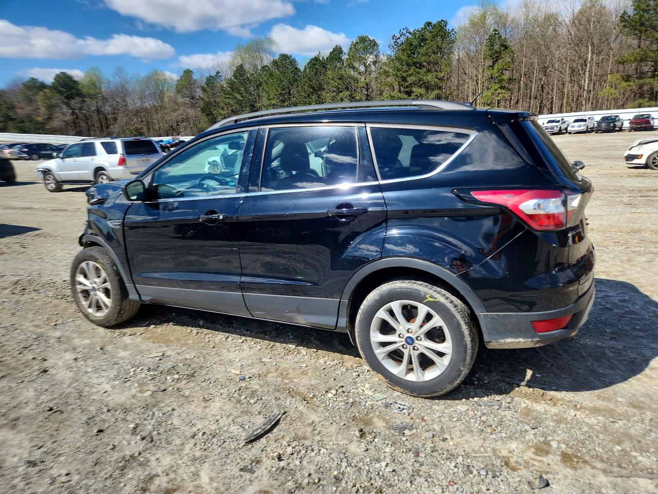 2017 FORD ESCAPE SE photo 3