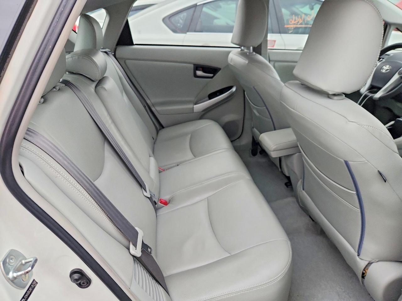 2011 TOYOTA PRIUS TWO photo 10