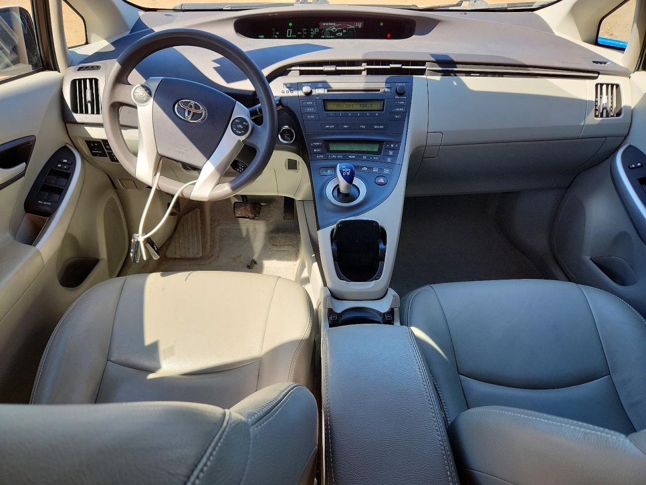 2011 TOYOTA PRIUS TWO photo 8